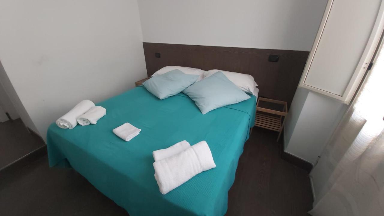 Centro Storico - Fermata Montesanto Hotell Neapel Exteriör bild