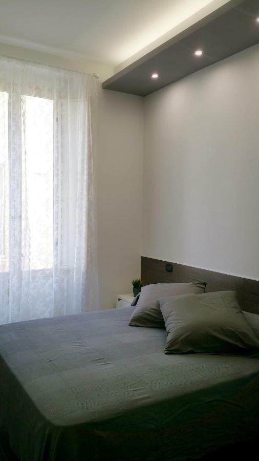 Centro Storico - Fermata Montesanto Hotell Neapel Exteriör bild
